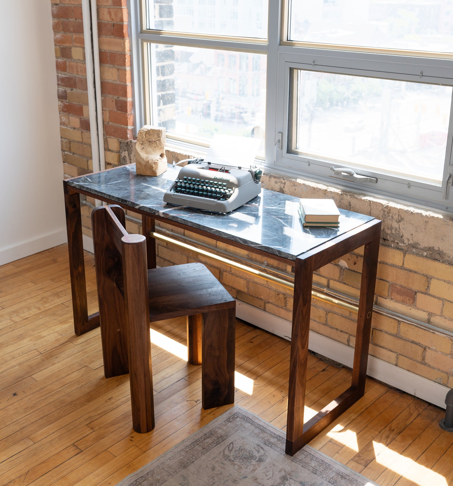 iD- v2 Brass Rod Desk