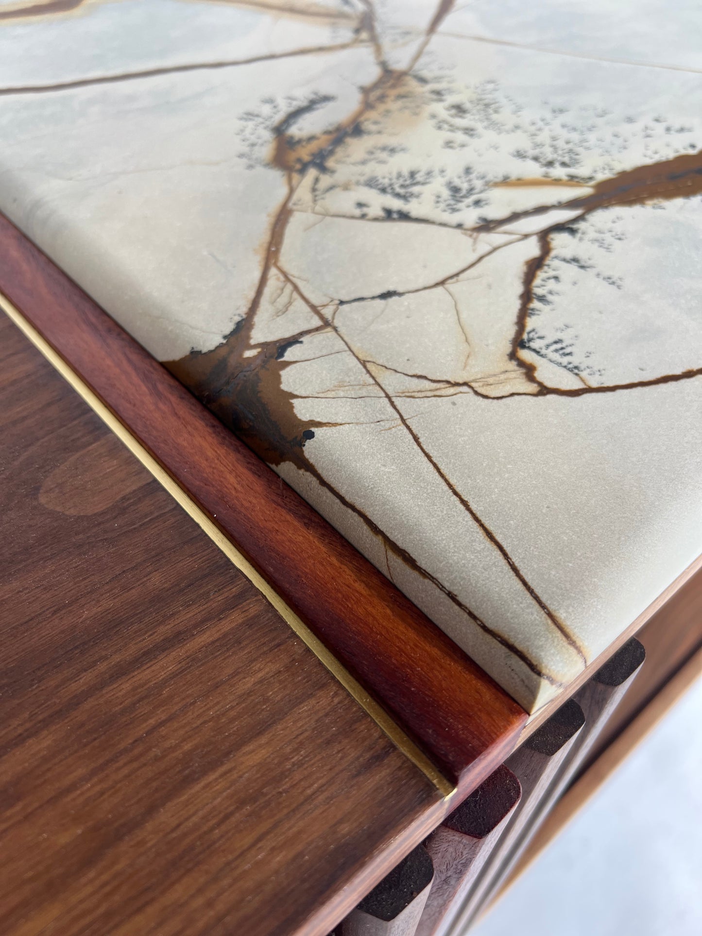 iSN-v1 Blue Roma Sideboard