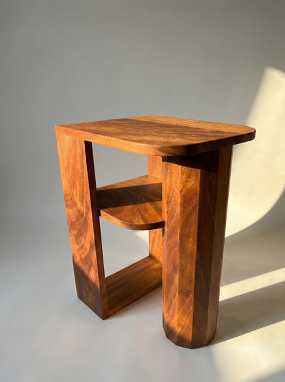 iR-v2 Edge Table & Bookshelf