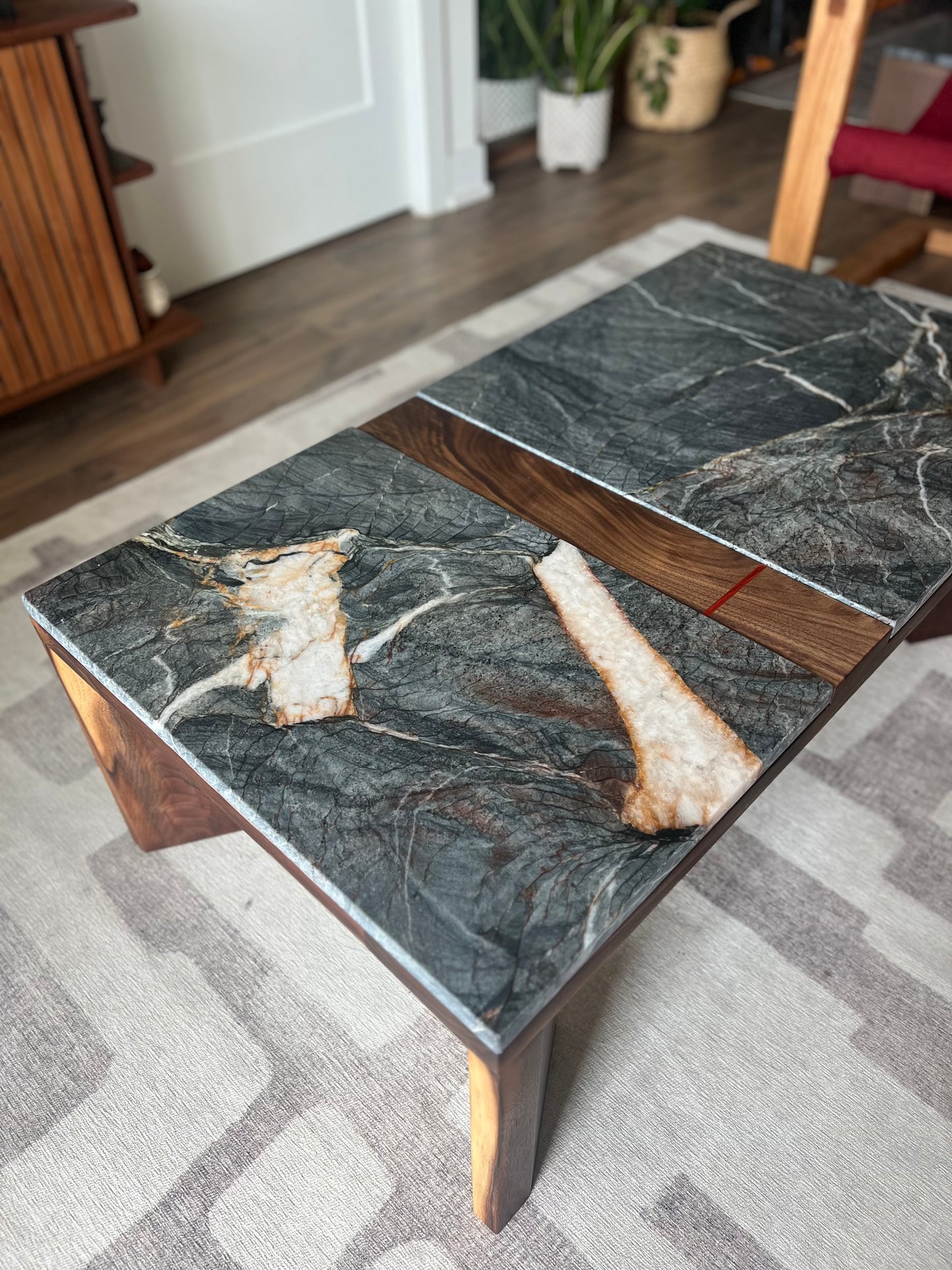iS-v6 Coffee Table