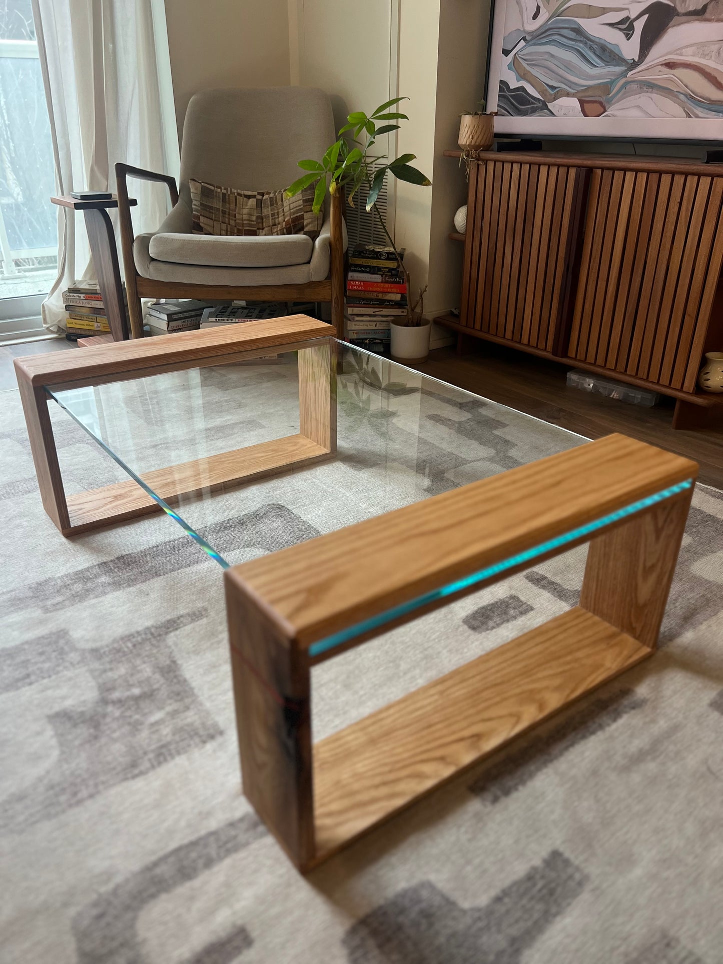 iJ-v1 Book Nook Glass Table