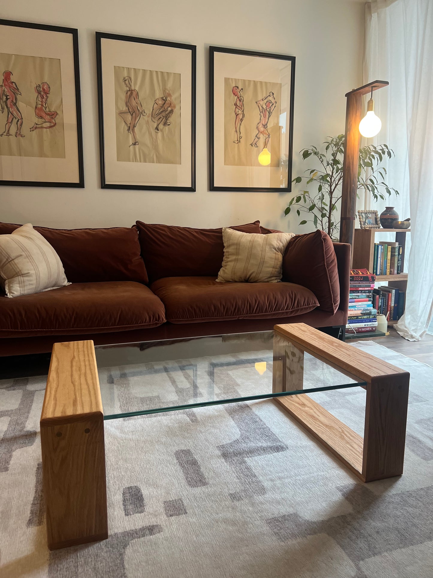 iJ-v1 Book Nook Glass Table