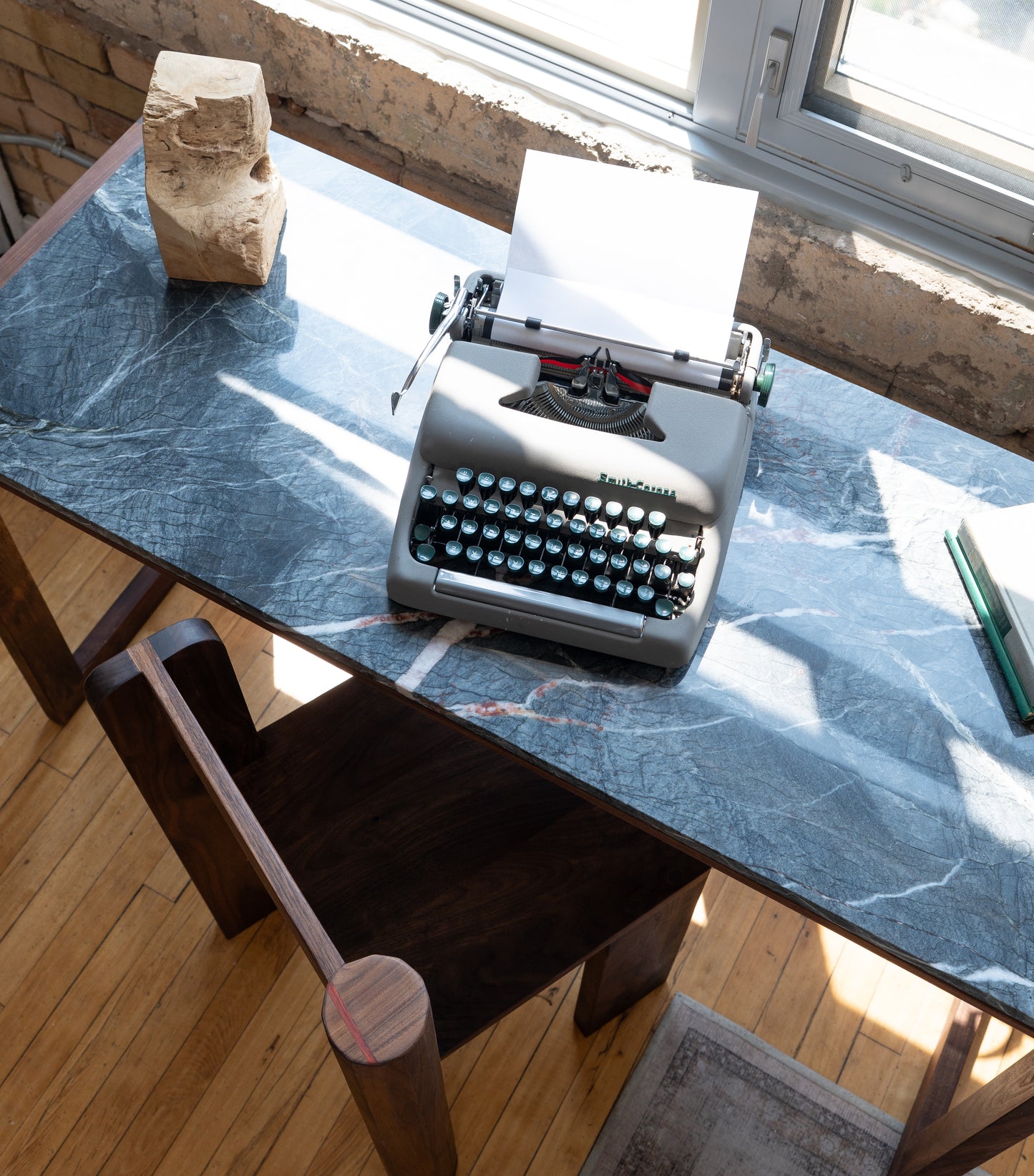 iD- v2 Brass Rod Desk