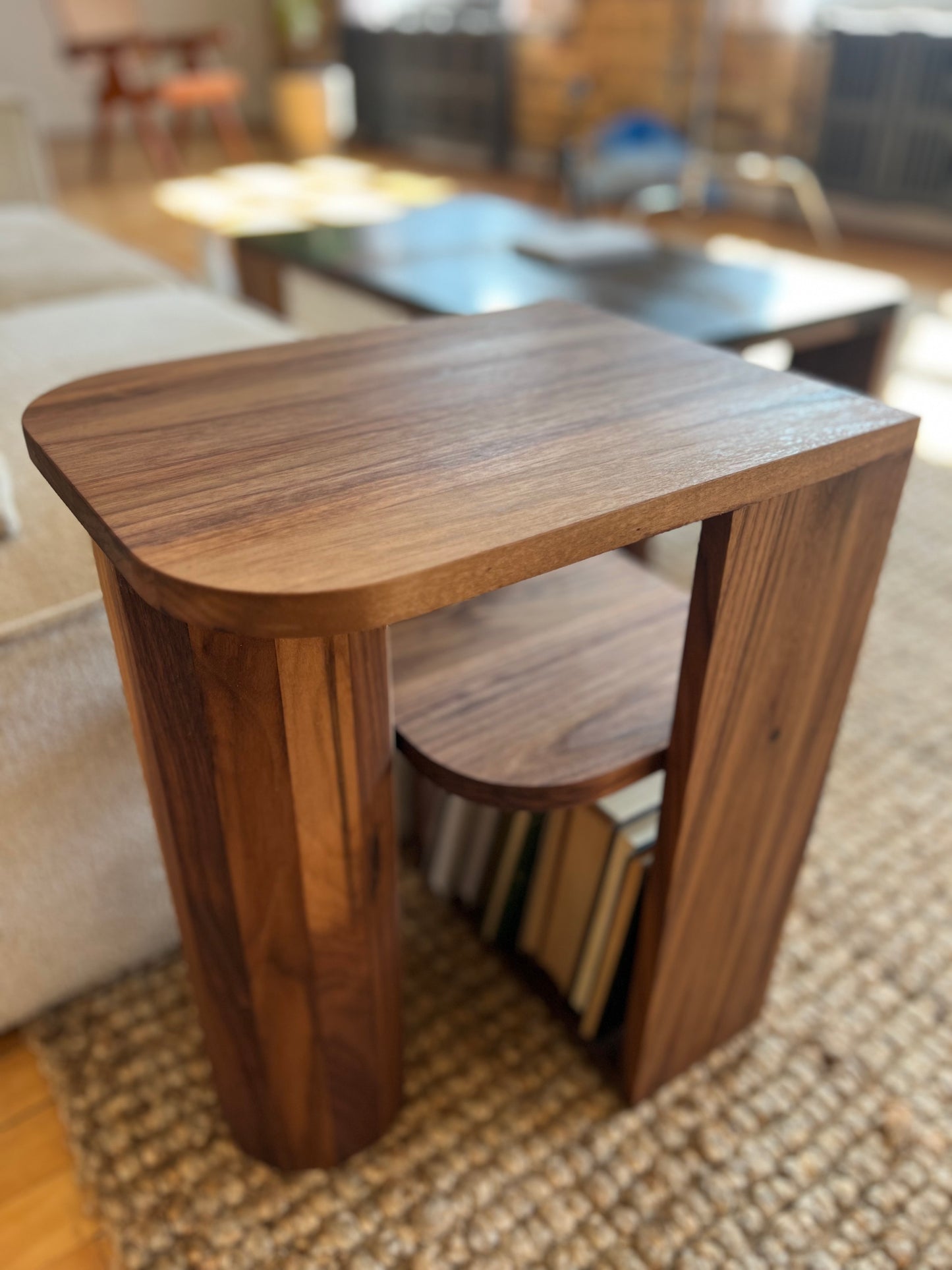 iR-v2 Edge Table & Bookshelf