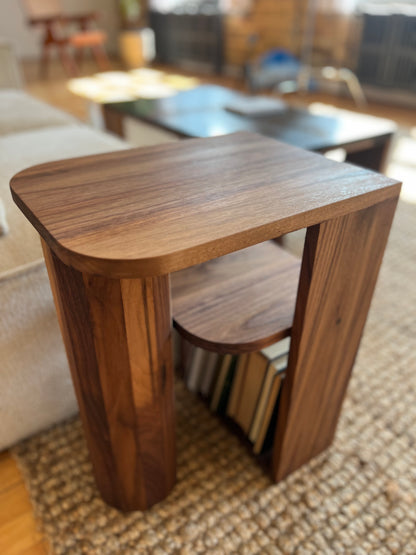 iR-v2 Edge Table & Bookshelf