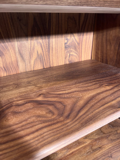 iSN-v1 Blue Roma Sideboard