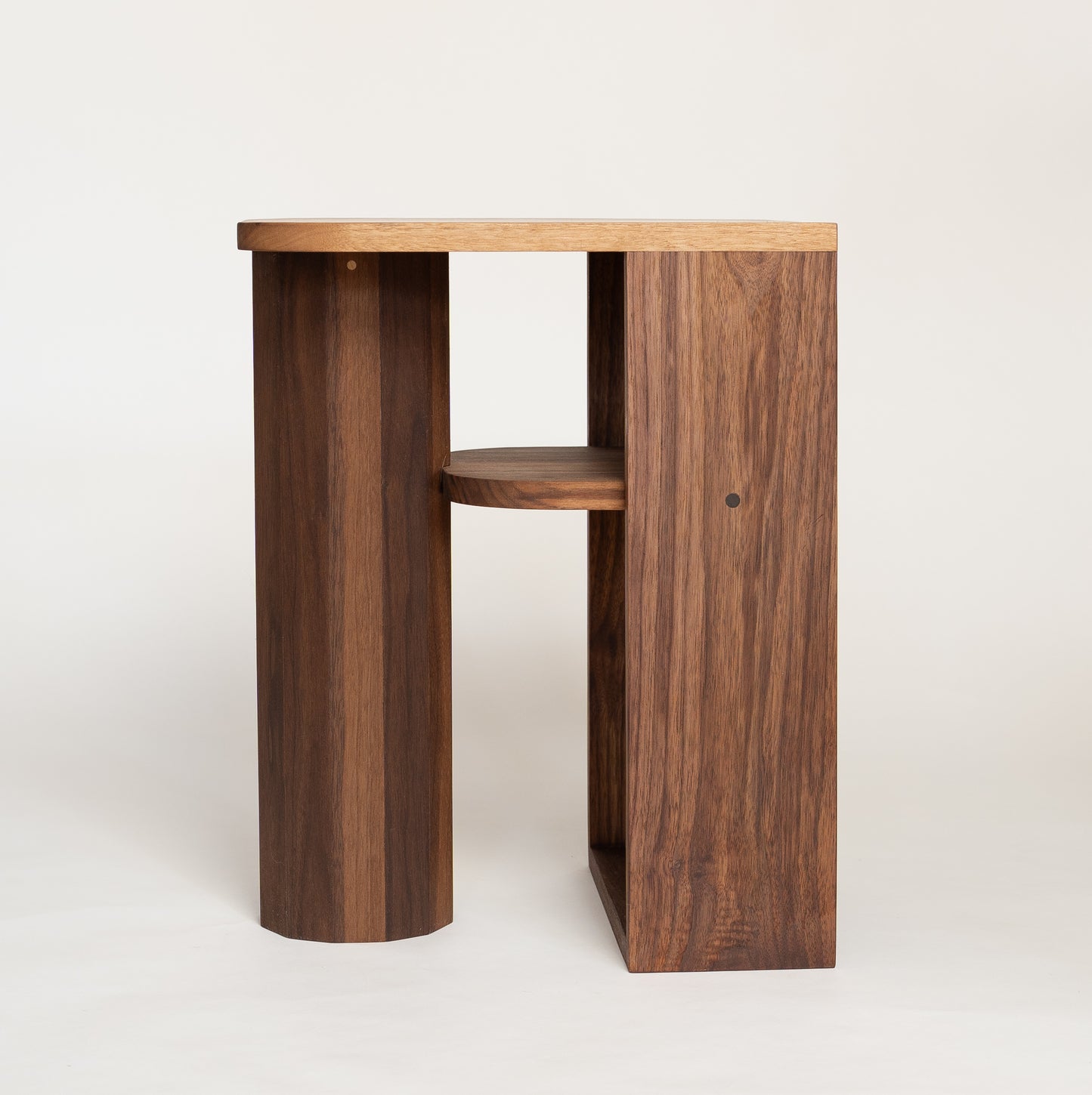 iR-v2 Edge Table & Bookshelf