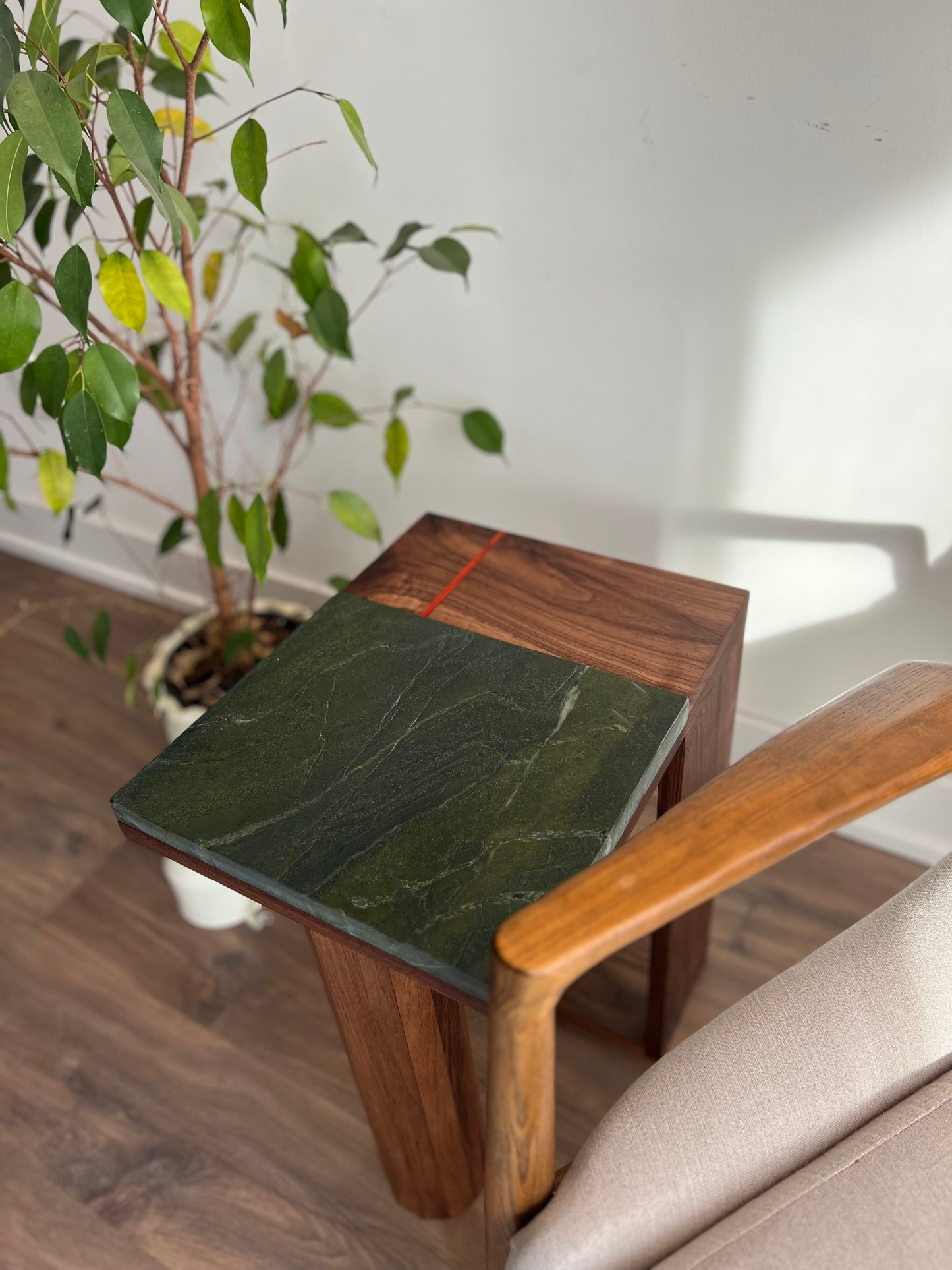 iR-v1 Stone Edge Table