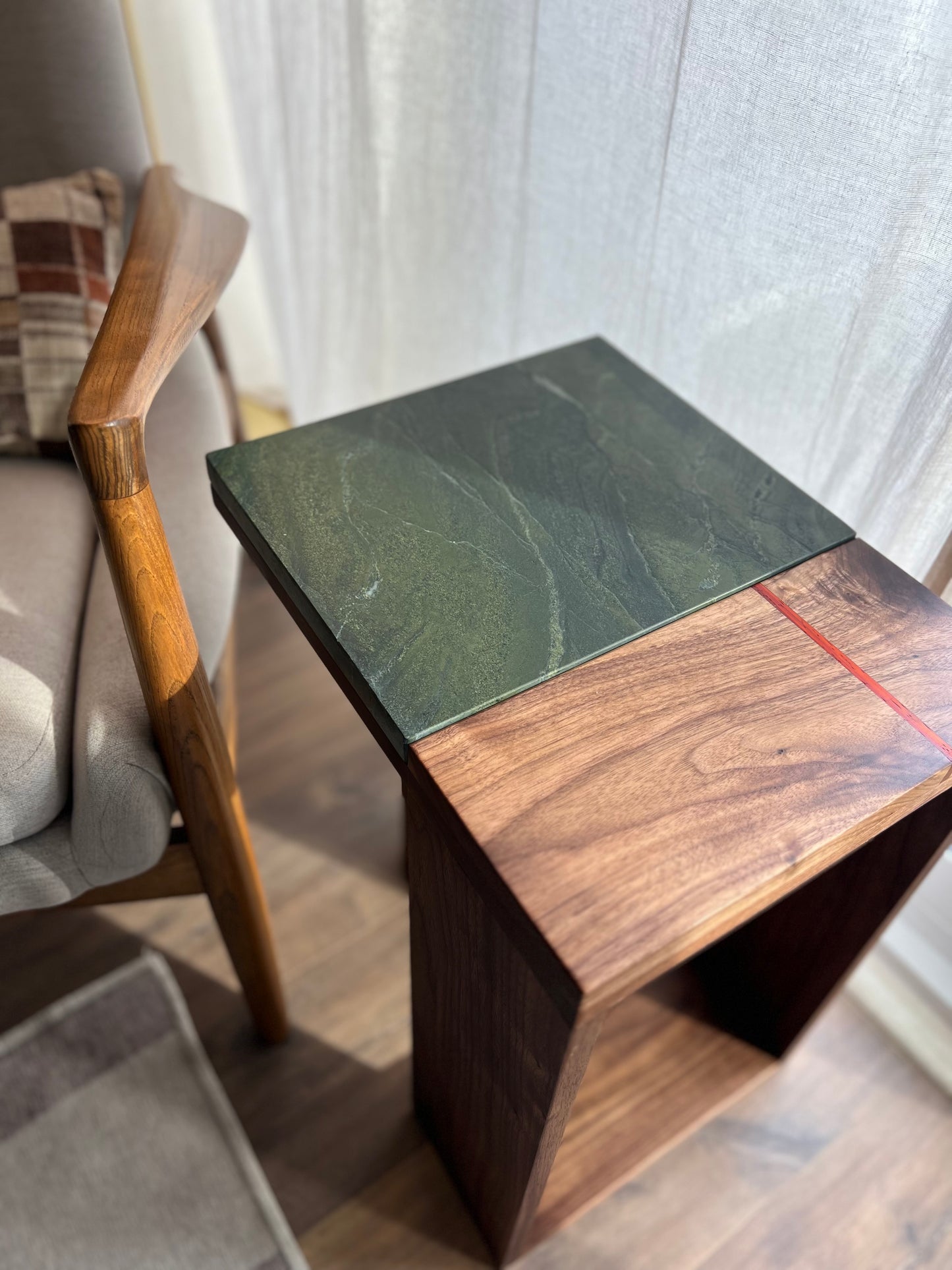 iR-v1 Stone Edge Table